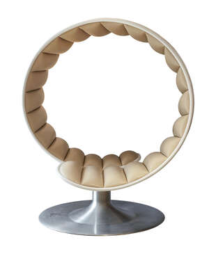 
	
		Gabriella Asztalos, a 'Hug' chair, manufactured by Asztalos Design Studio      
		c.2010...