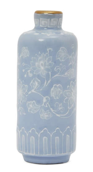 
	
		A Chinese porcelain cylindrical snuff bottle, Republic period, decorated in white slip...