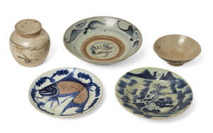 
	
		Five pieces of Chinese provincial porcelain, 19th century, painted in underglaze blue...