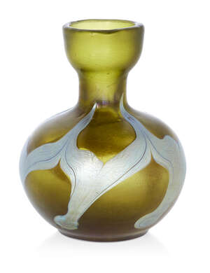 Loetz
Gold swirl Phaenomen vase, circa 1900Iridescent glassUnmarked11cm high
 