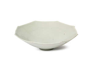 
	
		David Leach (1911-2005), an octagonal porcelain bowl, c. 1970, impressed personal seal...
