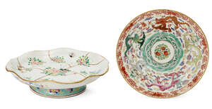 
	
		A Chinese porcelain leaf-shaped footed dish, 19th century, painted in famille rose...