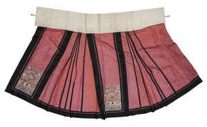
	
		A Chinese kesi silk embroidered skirt, late Qing dynasty, decorated with roundels of...