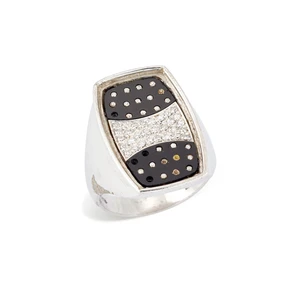 An 18ct white gold diamond and onyx panel ring, of rectangular form, the onyx panels with...
