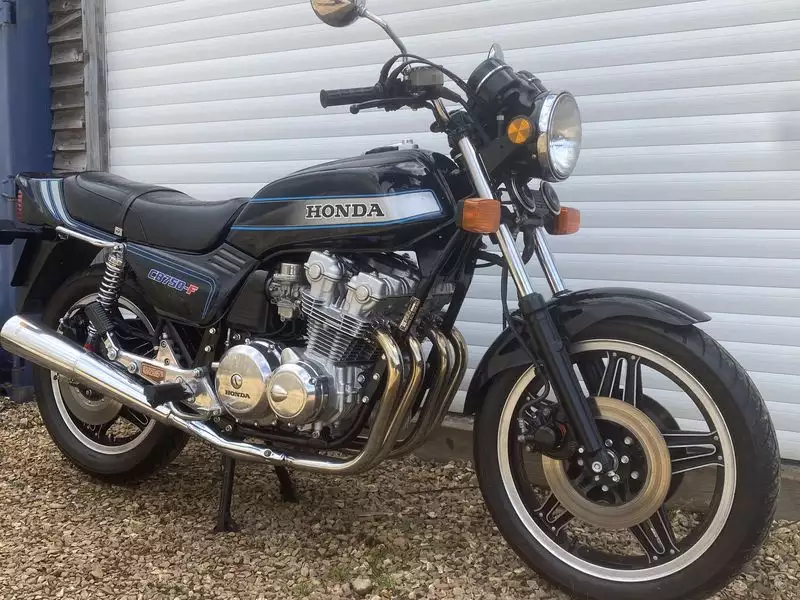 Clip De Moulure D'écran NOS Pour Honda CB750F 1981-1982 - Réf. 64208-463-770 - Neuf