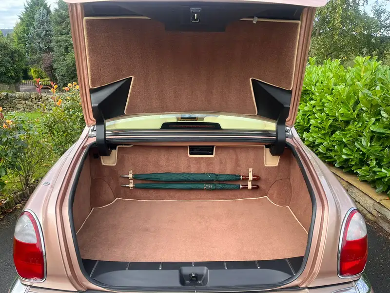 2000 Bentley Arnage - 36,000 miles & Just One Former Keeper-Sold
