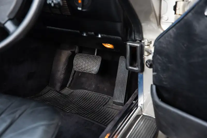 1986 Mercedes-Benz 500SL (R107) With Hardtop-Sold