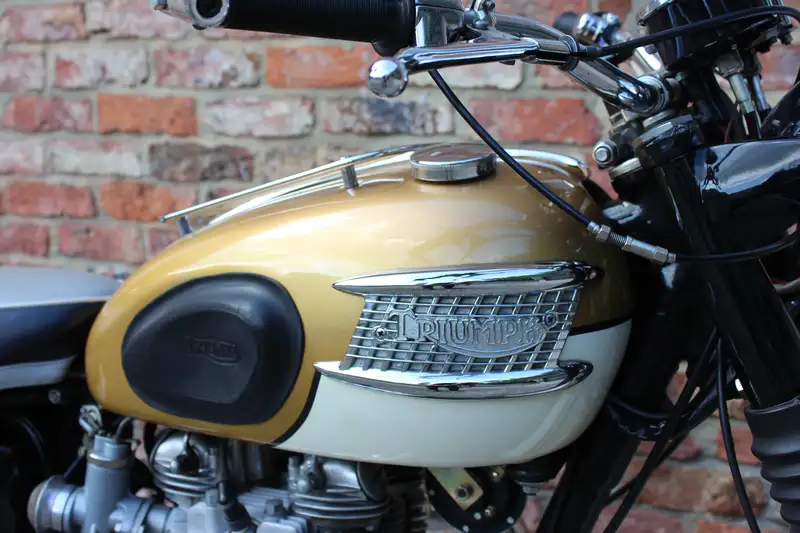 1964 Triumph T120 Bonneville 649cc-Sold