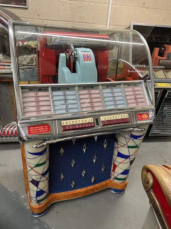 Fully-Restored Seeburg Model 100W from c.1953