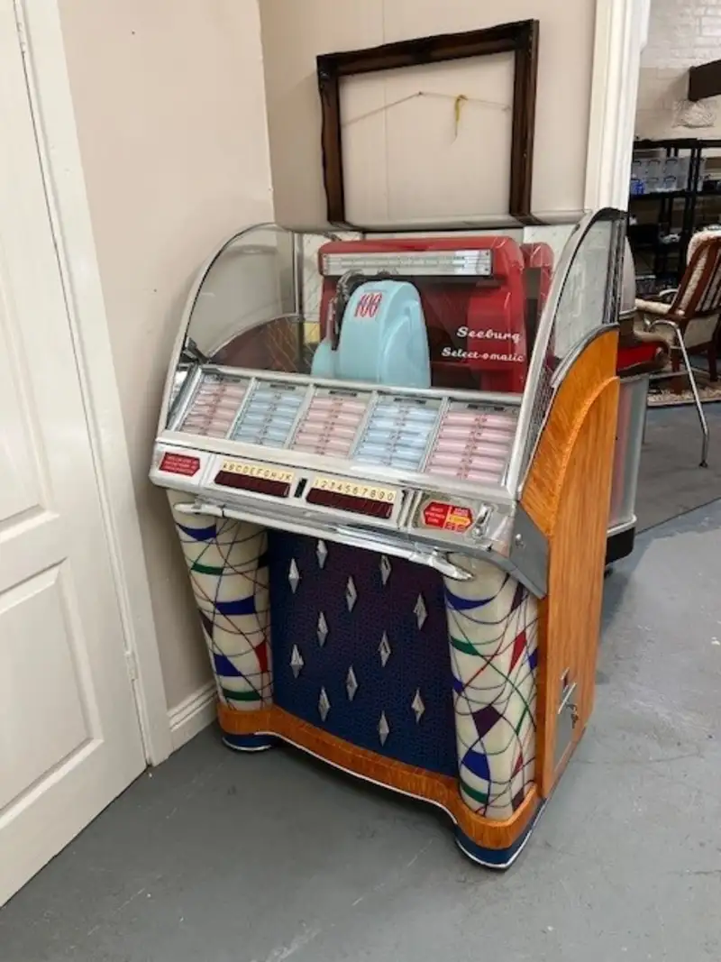 Fully-Restored Seeburg Model 100W from c.1953