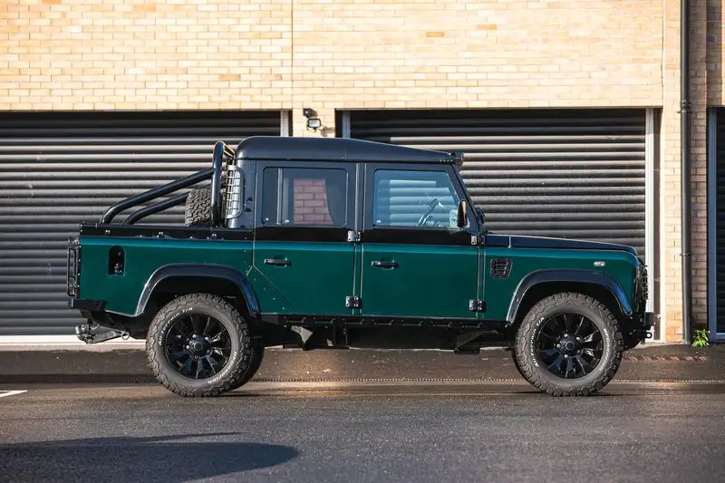 2005 Land Rover 110 TD5 Double Cab XS-Sold