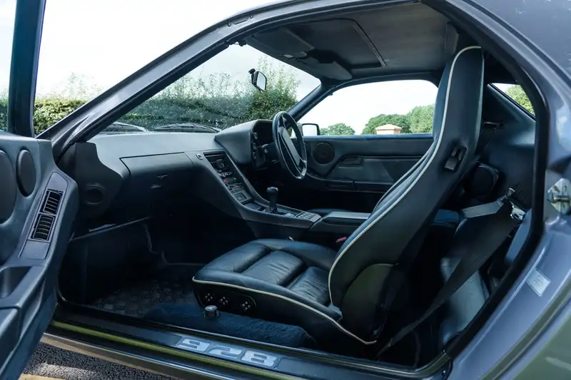 1987 Porsche 928 S4 (Manual)-Sold