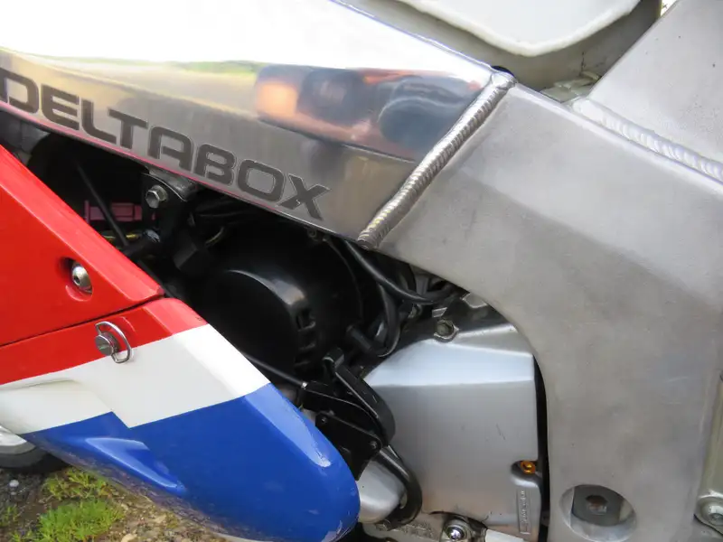 1991 Yamaha FZR750R OW01 749cc-Sold