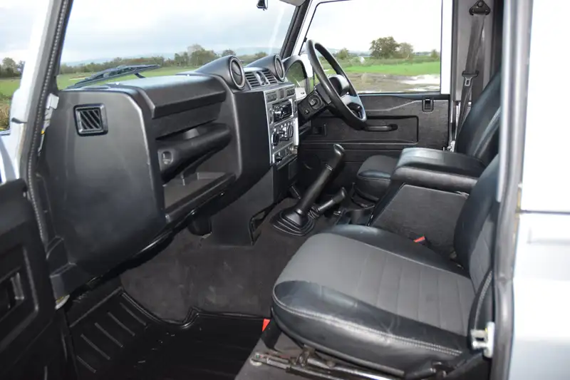 2007 Land Rover Defender 90 XS SW-Sold