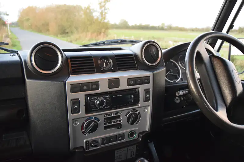 2007 Land Rover Defender 90 XS SW-Sold