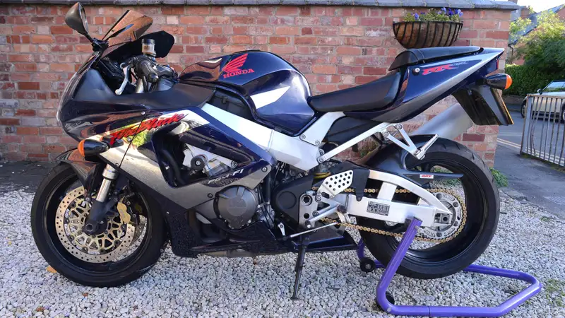 2002 Honda Fireblade CBR 900 RR1 929cc-For Sale