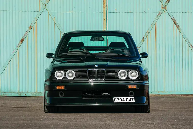 【新品】DEATH NYC 版画 2015年:初期QUEEN - M3(E30) BMW Art Car 8: E30 M3 Gr.A by Ken Done — Supercar Nostalgia