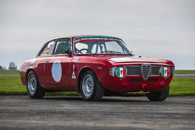 1964 Alfa Romeo Giulia Sprint GT (Tipo 105)-Sold