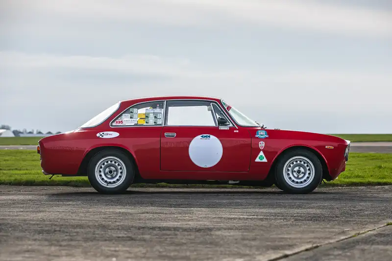 1964 Alfa Romeo Giulia Sprint GT (Tipo 105)-Sold