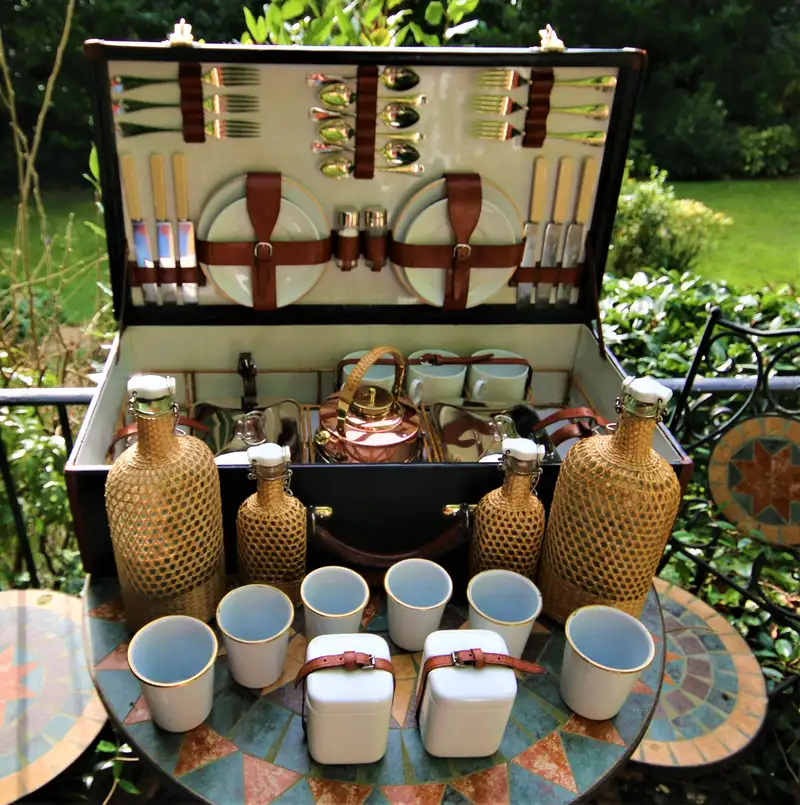 1909 Drew Six-Person Picnic Set in Remarkable Condition-For Sale