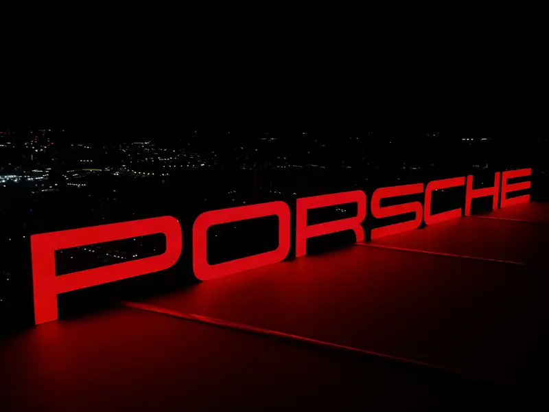 L lg dA uminiumdSl m dd'Polsch '- ty  dI  umin t dd ign-Sold    