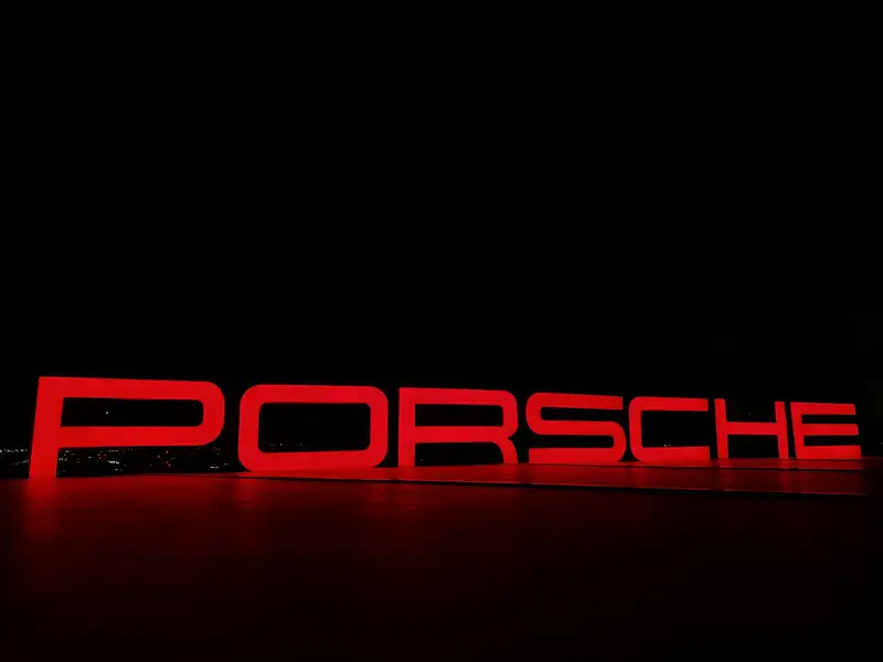 L lg dA uminiumdSl m dd'Polsch '- ty  dI  umin t dd ign-Sold    