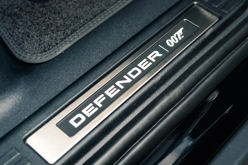 2021 Land Rover Defender 110 5.0 V8 Bond Edition - 1 of 10 -For Sale