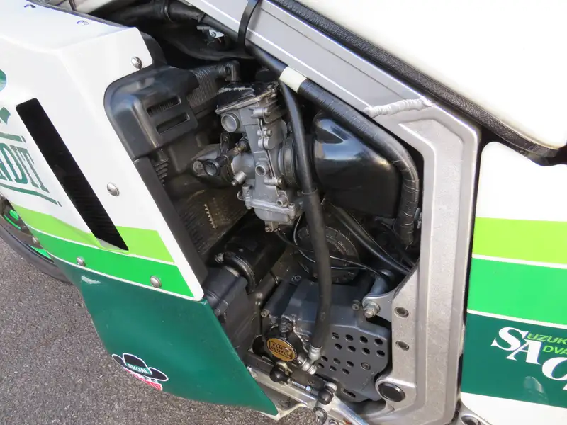 Iconic Auctioneers | 1986 Suzuki GSX R750G 'Skoal Bandit' 748cc-Sold