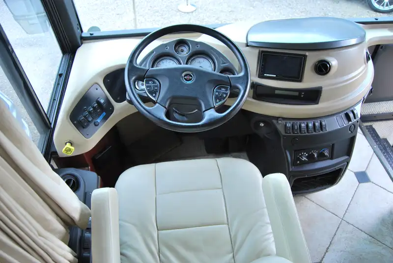 2007 Fleetwood Revolution 40 LE Full Wall Slide Out-For Sale