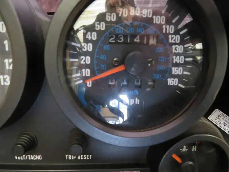 1986 Kawasaki GPZ900R 908cc-Sold