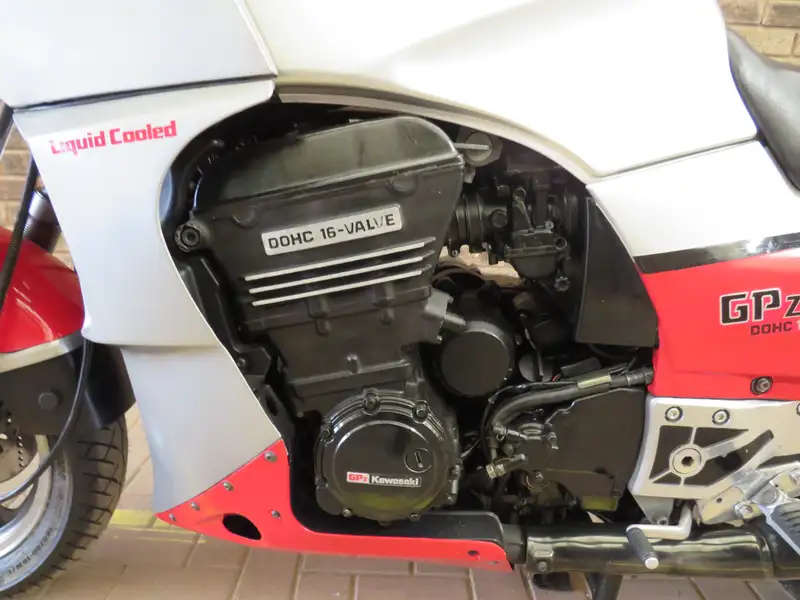 1986 Kawasaki GPZ900R 908cc-Sold
