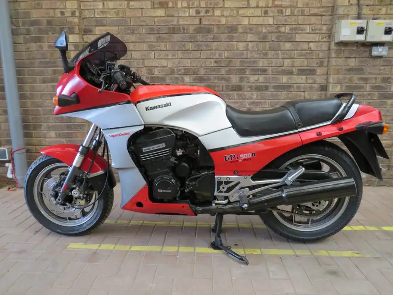 1986 Kawasaki GPZ900R 908cc-Sold