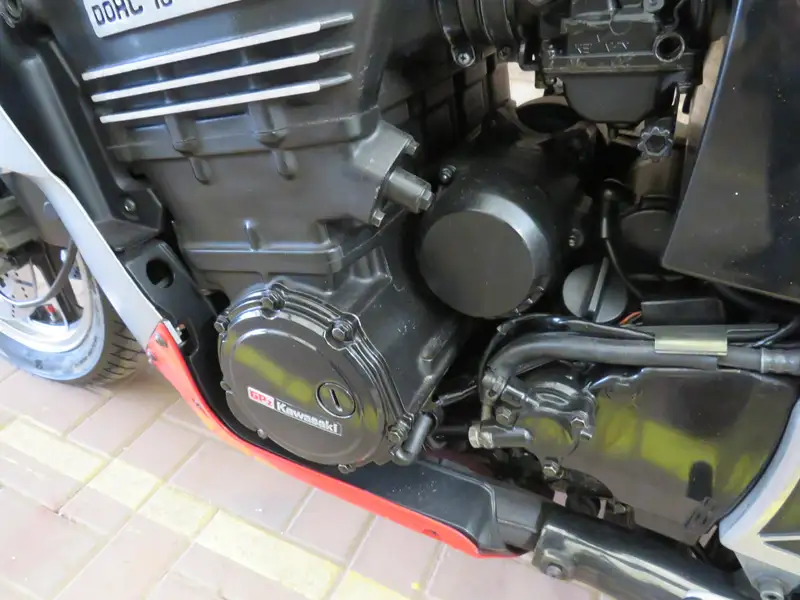 1986 Kawasaki GPZ900R 908cc-Sold