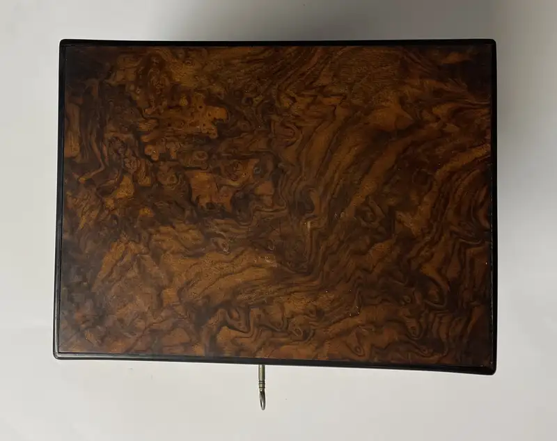 Figured Mahogany Cuban Cigar Humidor