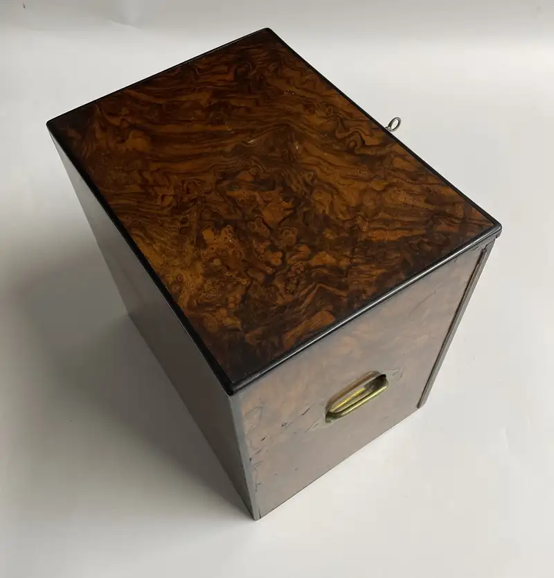 Figured Mahogany Cuban Cigar Humidor