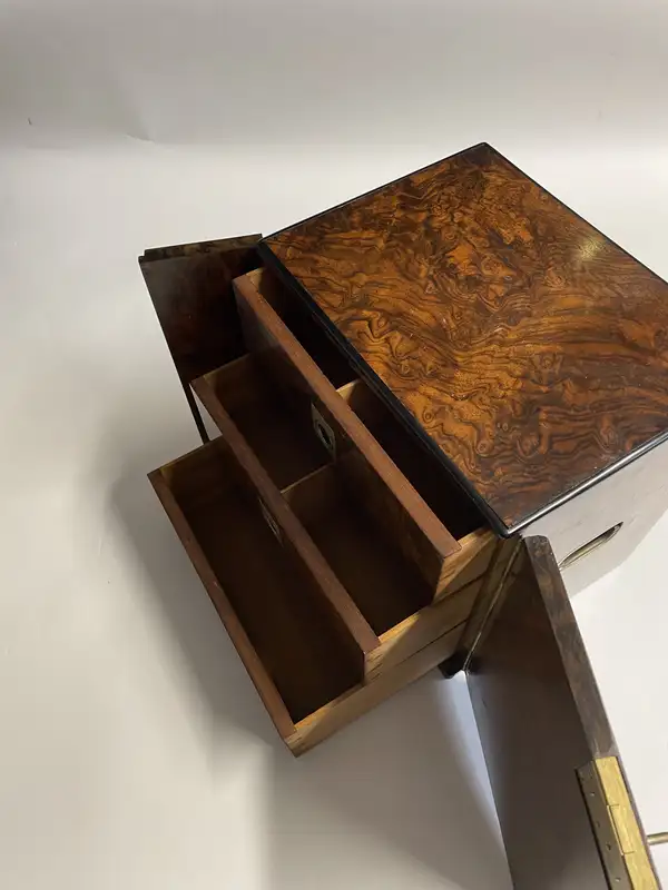 Figured Mahogany Cuban Cigar Humidor