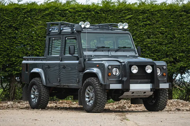 2002 Land Rover Defender 110 TD5 Double-Cab 2.5L-For Sale