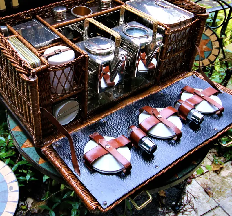 Six-Person Fold-Fronted Picnic Set from circa 1904-Sold