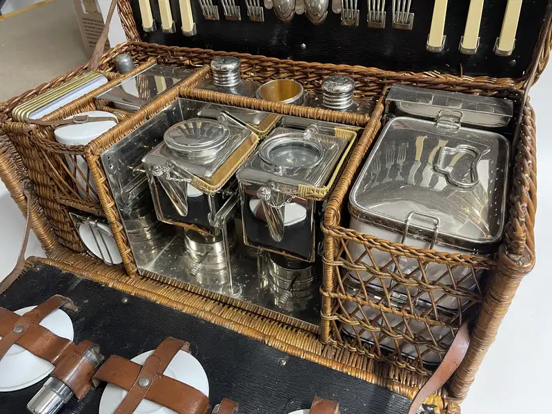 Six-Person Fold-Fronted Picnic Set from circa 1904-Sold
