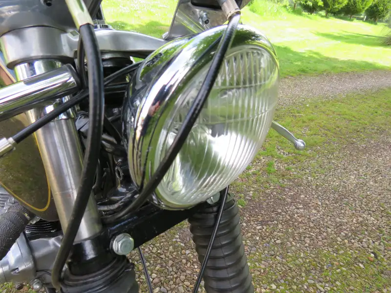 1966 Triumph T120R Bonneville 