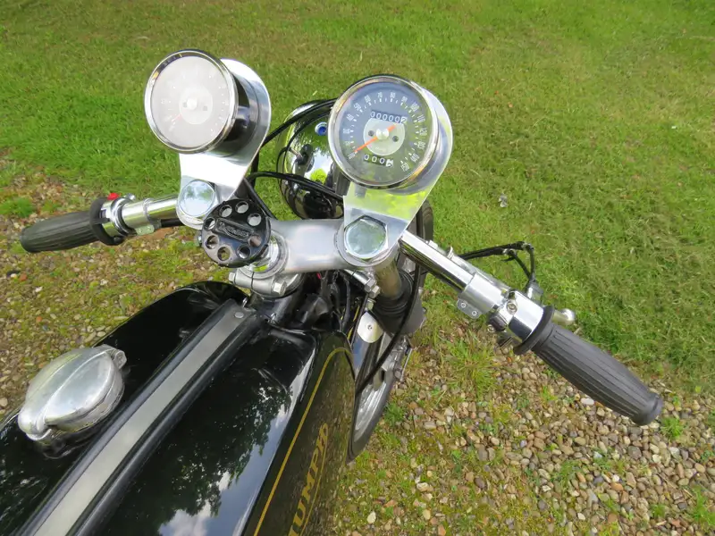 1966 Triumph T120R Bonneville 