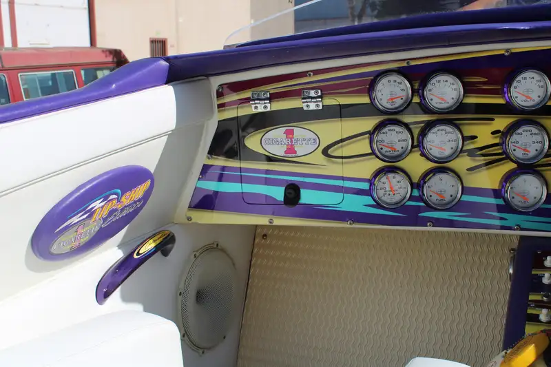 2004 Cigarette 36 Gladiator-Sold