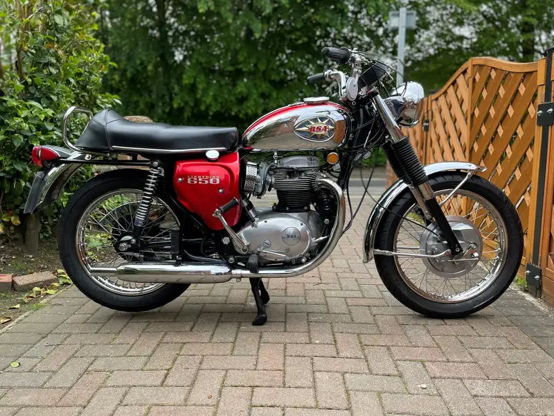 BSA A65 Lightning 654cc-Sold