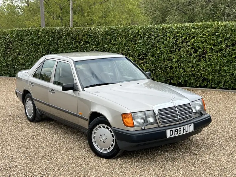 1986 Mercedes-Benz 300E Saloon (W124)-Sold