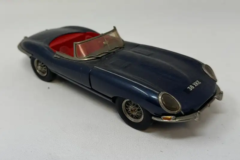 Super Rare and Highly Detailed 'Those Classic Lines' Cast Mo-Sold