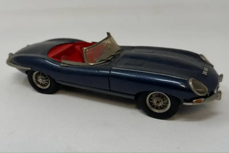 Super Rare and Highly Detailed 'Those Classic Lines' Cast Mo-Sold