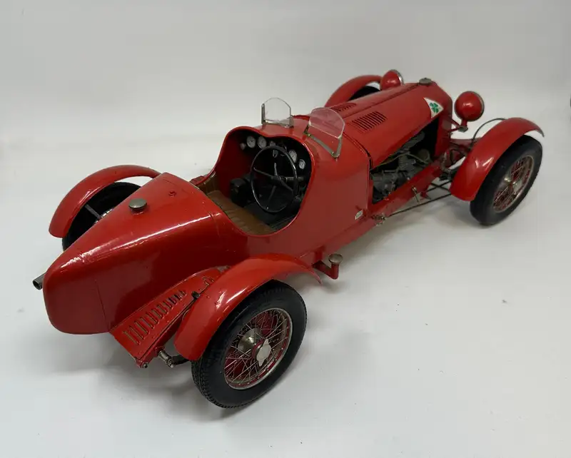 Iconic Auctioneers | Large and Highly Detailed 1:8th Scale Pocher Iconic Auctioneers | Large and Highly Detailed 1:8th Scale Pocher
