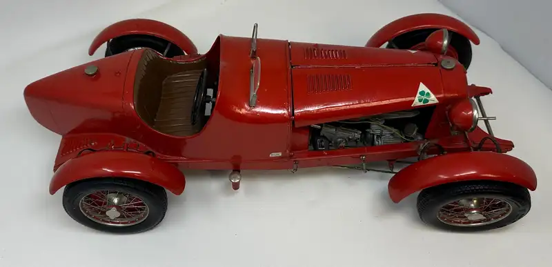 Iconic Auctioneers | Large and Highly Detailed 1:8th Scale Pocher