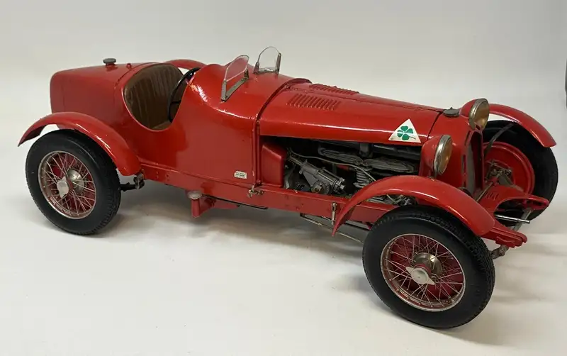 Iconic Auctioneers | Large and Highly Detailed 1:8th Scale Pocher