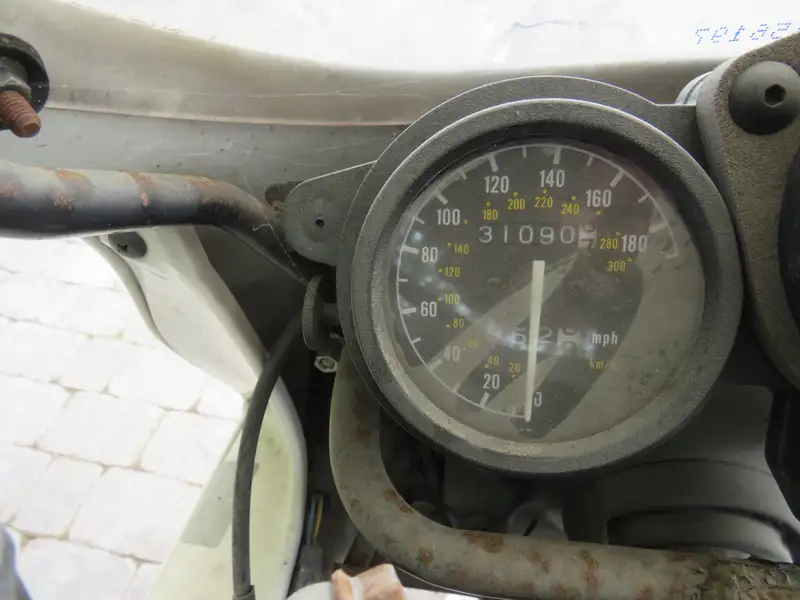 1991 Yamaha FZR1000 1,002cc-Sold